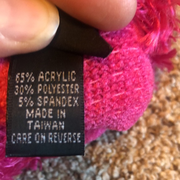 NWOT Hot pink hat scarf and gloves.Cejon brand. - Picture 8 of 11